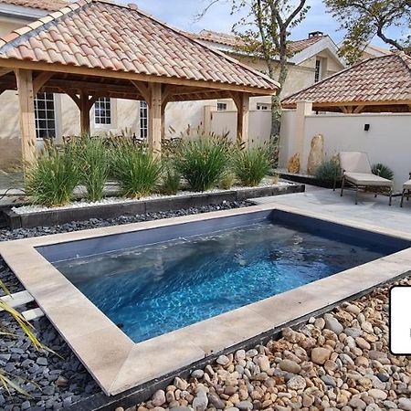 Dom Peyreton Prestige Cottages Set In A Charming Wine Property Villegouge 外观 照片