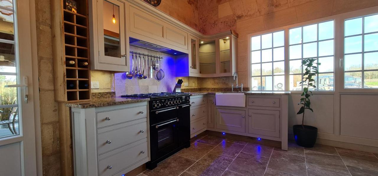 Dom Peyreton Prestige Cottages Set In A Charming Wine Property Villegouge 外观 照片