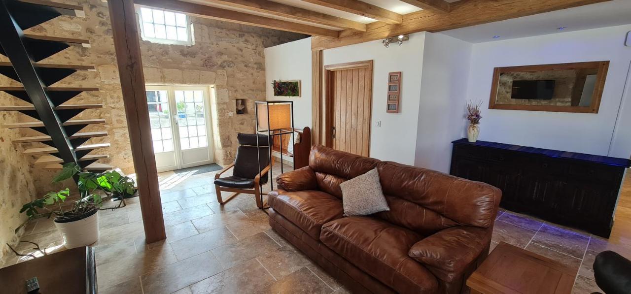 Dom Peyreton Prestige Cottages Set In A Charming Wine Property Villegouge 外观 照片